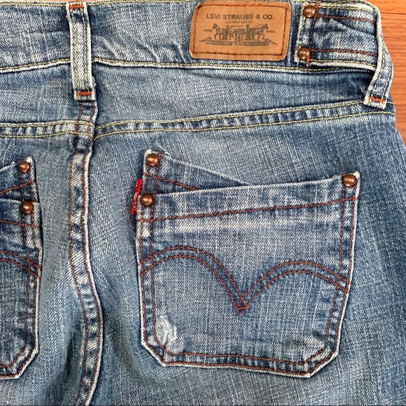 levis with red stitching